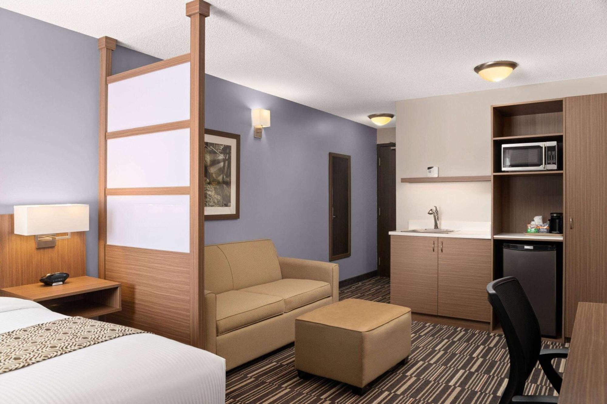 Microtel Inn & Suites By Wyndham Kirkland Lake Kültér fotó