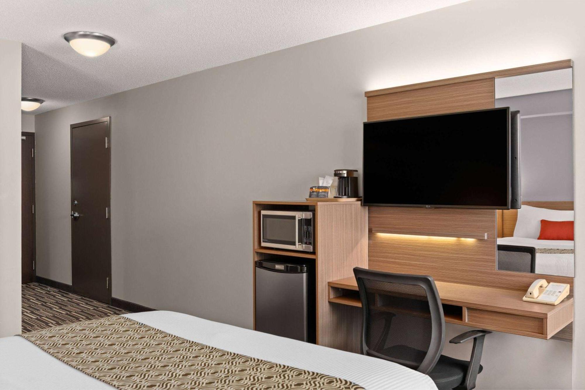 Microtel Inn & Suites By Wyndham Kirkland Lake Kültér fotó