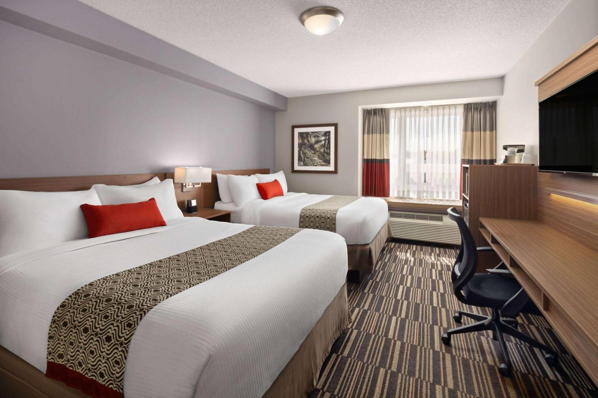 Microtel Inn & Suites By Wyndham Kirkland Lake Kültér fotó